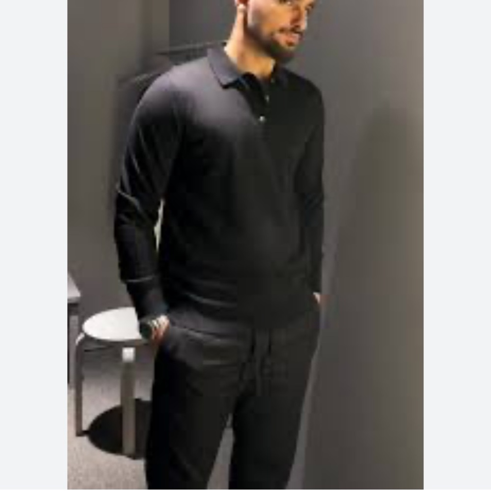 Brandini black light weight sweater L